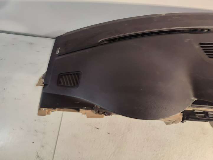 BMW 3 E90 E91 (2005 - 2012)  9125811 Панель