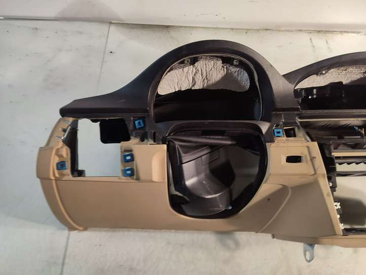 BMW 3 E90 E91 (2005 - 2012)  9125811 Панель