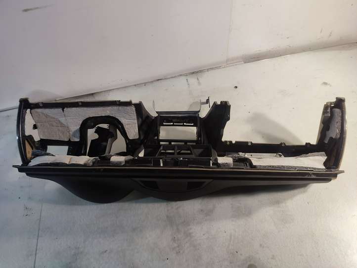 BMW 3 E90 E91 (2005 - 2012)  9125811 Панель