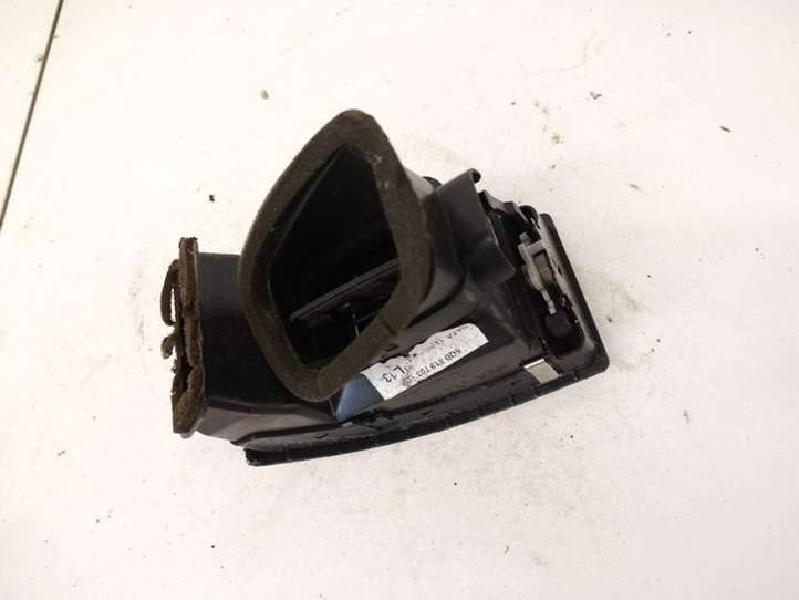 Volkswagen Polo (1994 - 2001)  6q0819703 Центральный дефлектор