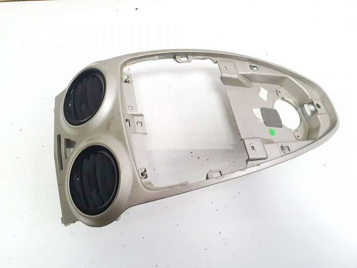 Opel Corsa D (2006 - 2010)  13204955 Центральный дефлектор