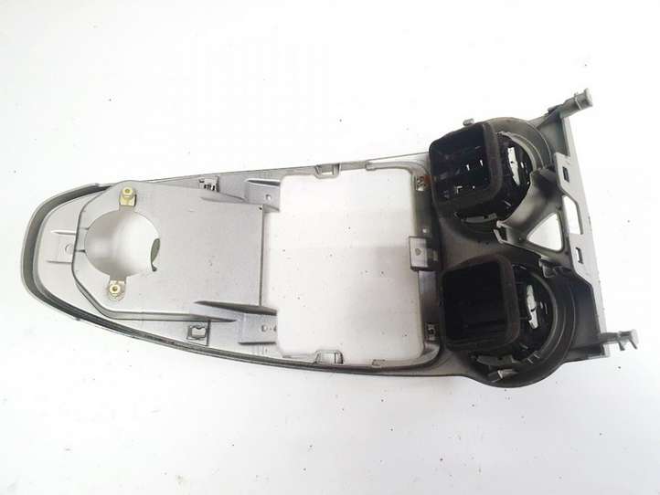 Opel Corsa D (2006 - 2010)  13204955 Центральный дефлектор