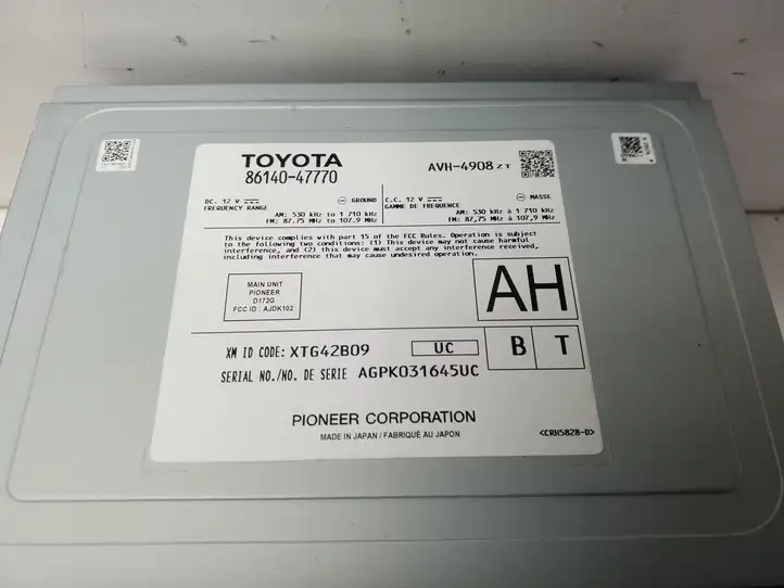 Toyota Prius Prime (2017 - ) 8614047770 Магнитола / мультимедийная система — фото 9