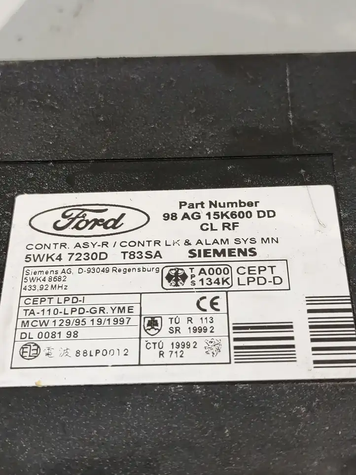 Ford Focus (1998 - 2004) 98AG15K600AA Модуль комфорта — фото 2