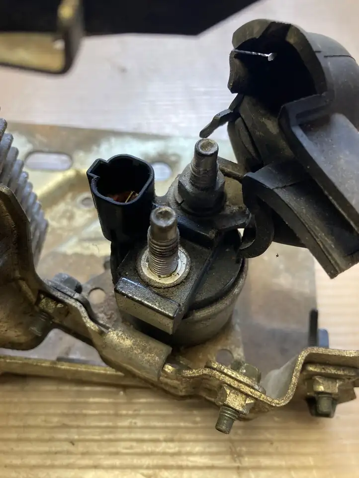 Nissan Qashqai (2010 - 2013) 2534001820 Реле блокировки запуска — фото 3