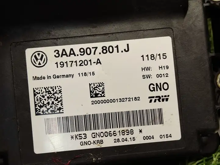 Volkswagen Tiguan (2011 - 2016) 3AA907801J Блок управления стояночным тормозом — фото 2
