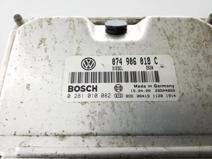 Volkswagen Transporter-Caravelle (1990 - 2003)  074906018C Блок управления зеркалами