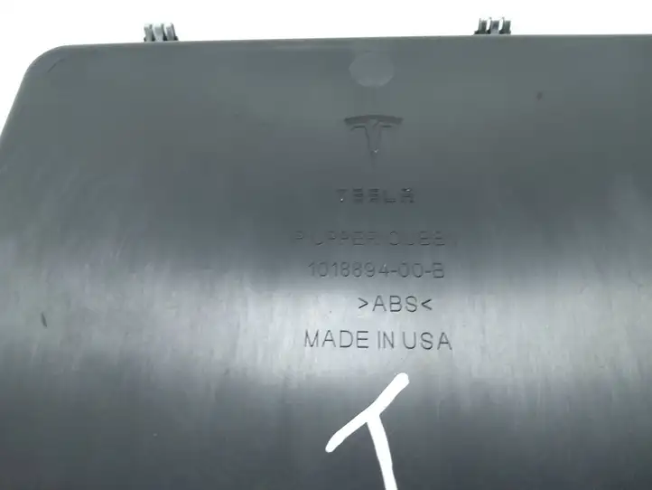 Tesla Model S (2016 - 2021) 1018895-00-D Прочие детали салона — фото 4