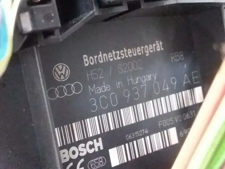 Volkswagen Touran I (2003 - 2010) 3C0937049AE Модуль комфорта — фото 4