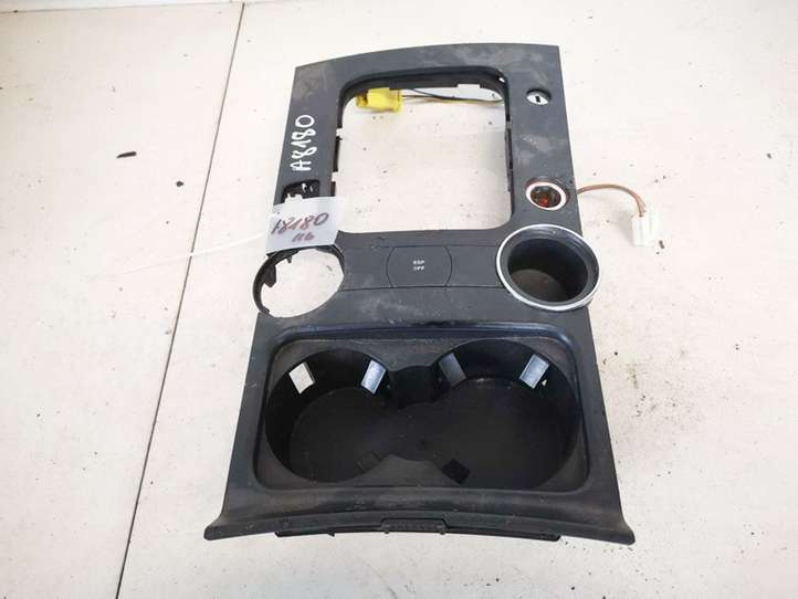 Volkswagen Touareg I (2002 - 2010)  7l6858602a Передний держатель чашки