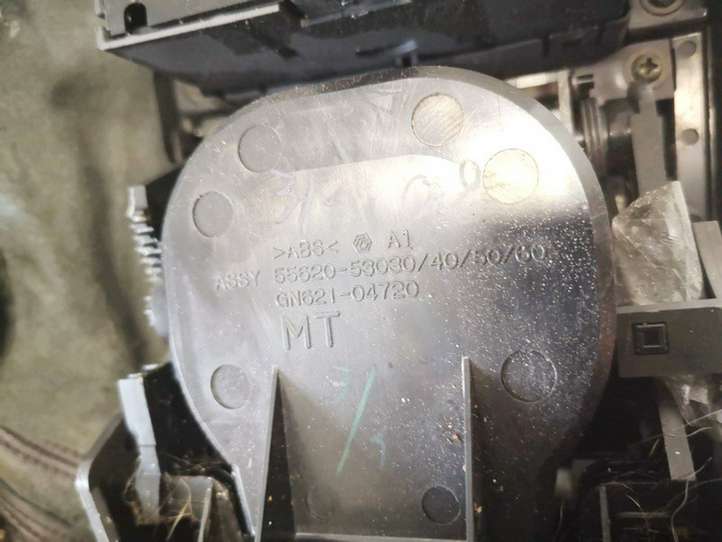 Lexus IS 220 (2005 - 2010)  5562053030 Передний держатель чашки