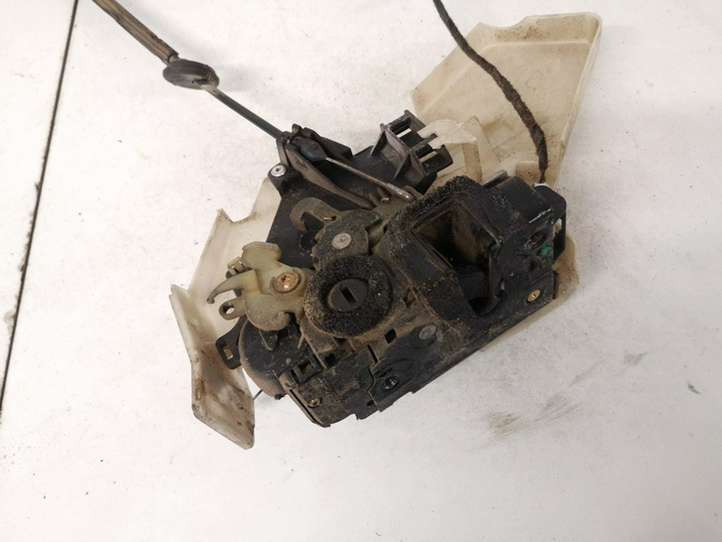 Volkswagen Polo (2005 - 2009)  1j0839349a Замок задней двери