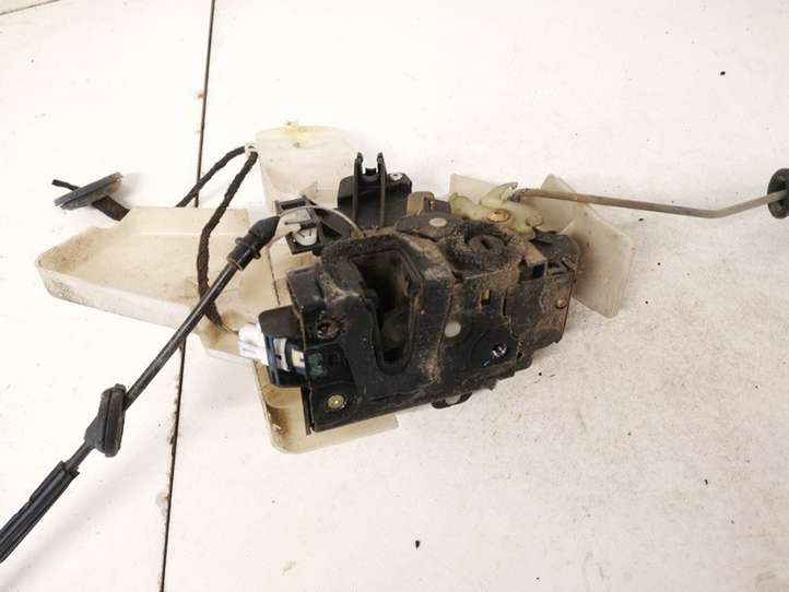 Volkswagen Polo (2005 - 2009)  1j0839350a Замок задней двери