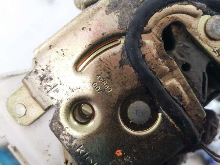 Toyota Avensis T220 (2000 - 2003)  468g3007 Замок задней двери