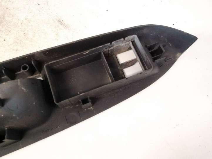 Volkswagen Touran I (2003 - 2010)  1t1867371e Отделка кнопок стеклоподъемника 