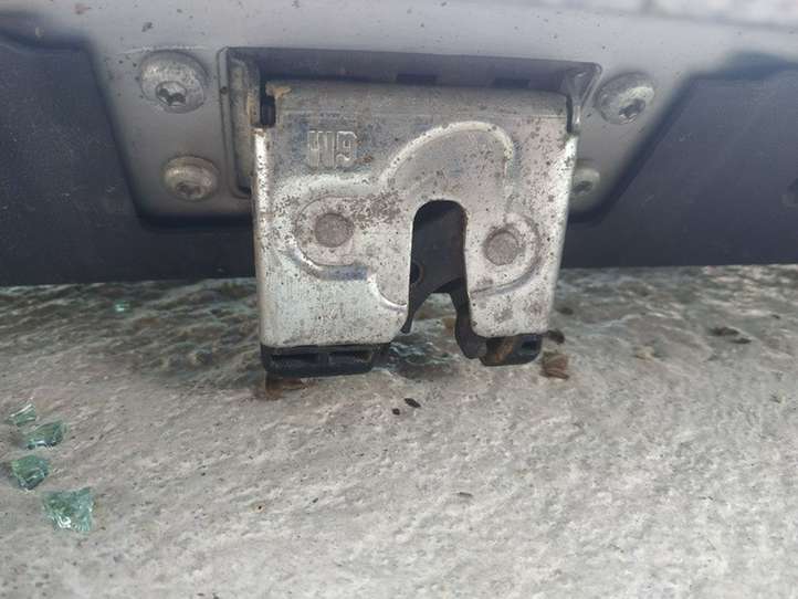 Opel Meriva (2002 - 2006)   Замок задней крышки