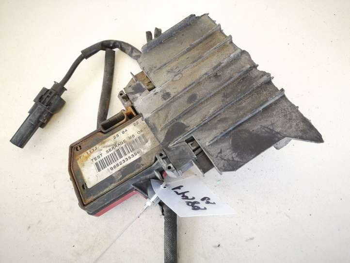 Citroen C5 (2004 - 2008)  9662335380 Ящик предохранителей (комплект)