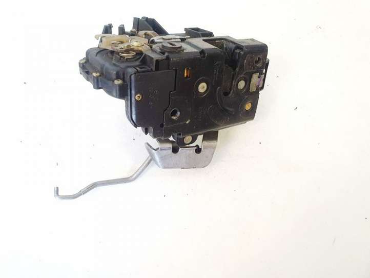 Audi A6 (1997 - 2001)  4B0839015G Замок задней двери