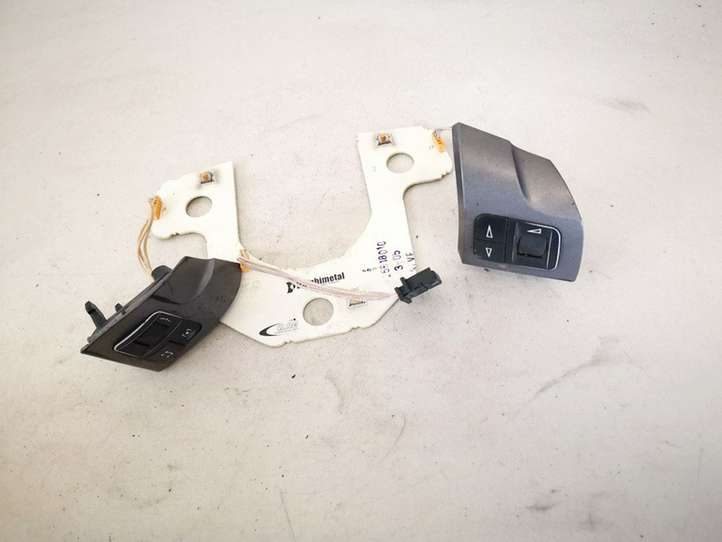 Opel Zafira (2003 - 2006)  13126750 Кнопки рулевого колеса