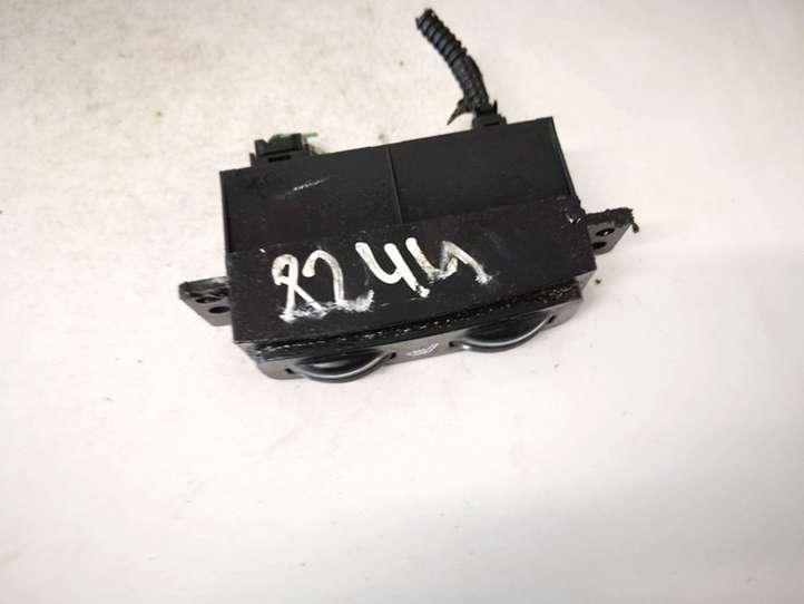 Toyota Avensis T250 (2003 - 2006)  453417 Включатель обогрева