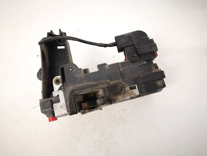 Opel Astra (2004 - 2009)  13210739 Замок задней двери