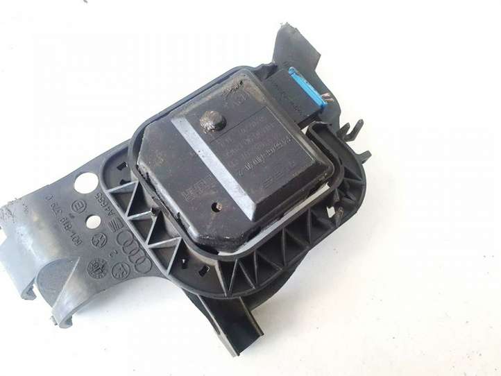 Skoda Praktik 5J8 (2007 - 2014)  309368201cd Двигатель задвижки потока воздуха