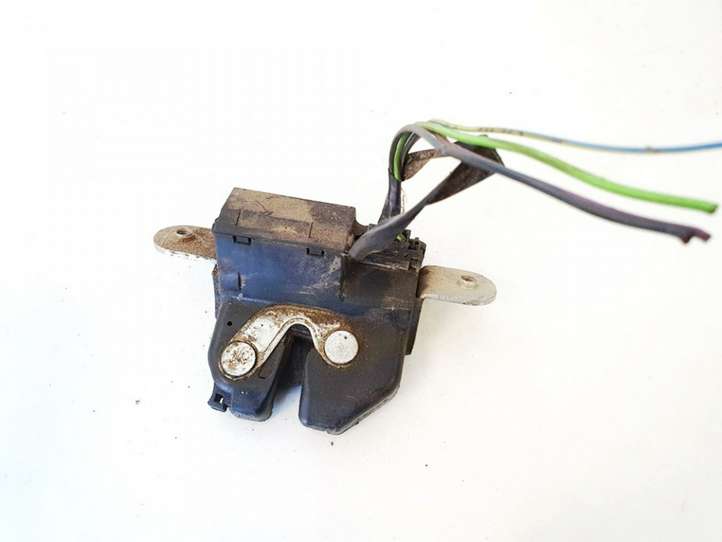 Opel Corsa D (2006 - 2010)  55701971 Замок задней крышки