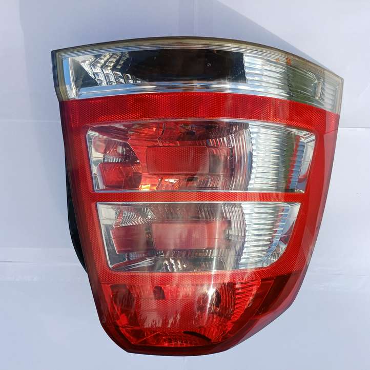 Opel Zafira (2008 - 2014)   Задний фонарь в кузове