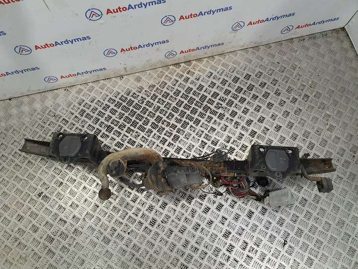 BMW 3 E90 E91 (2005 - 2012)  6791155 Комплект крюка