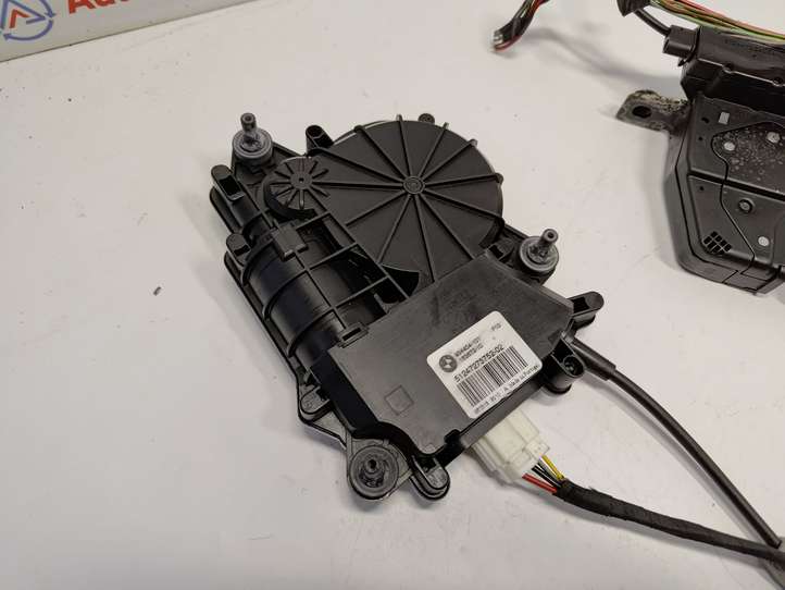 BMW 5 F10 F11 (2009 - 2016)  51247269543 Замок задней крышки