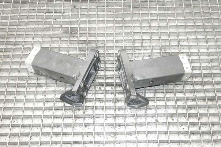 Audi TT (2006 - 2010)  8J0806110D Другая часть кузова