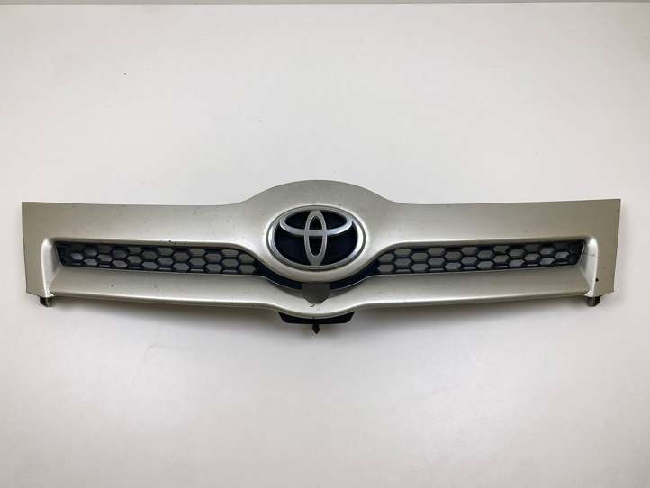 Toyota Corolla Verso AR10 (2004 - 2009)  531110F020 Передняя решётка