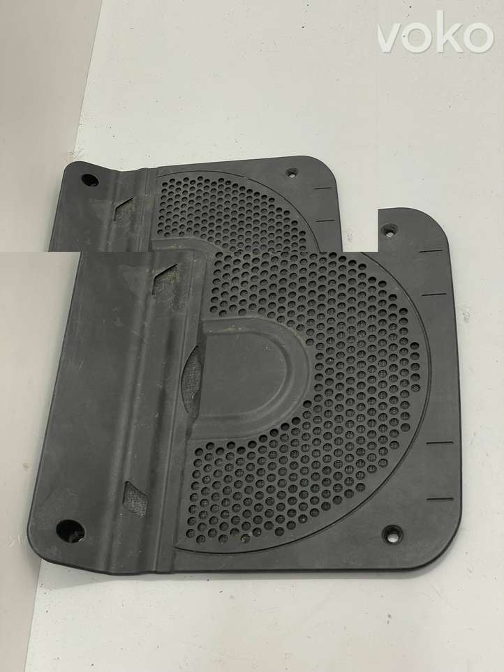 BMW 3 F30 F35 F31 (2012 - 2018)  9290908 Сабвуферная решетка