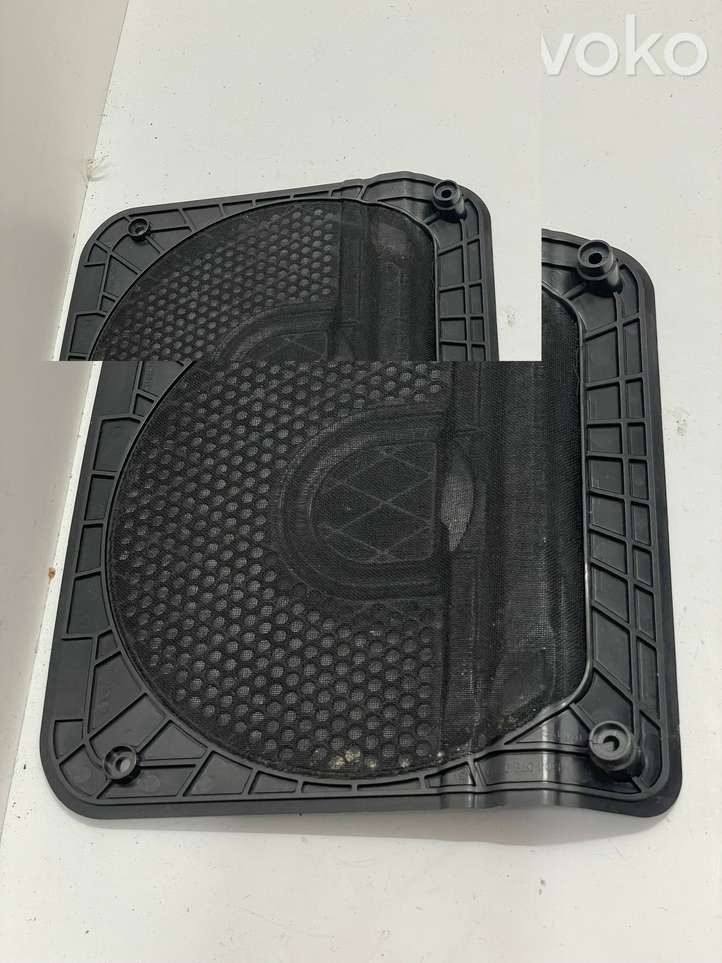 BMW 3 F30 F35 F31 (2012 - 2018)  9290908 Сабвуферная решетка