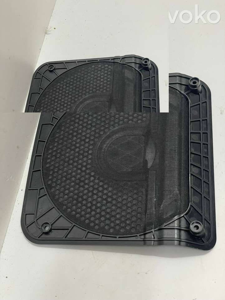 BMW 3 F30 F35 F31 (2012 - 2018)  9290908 Сабвуферная решетка