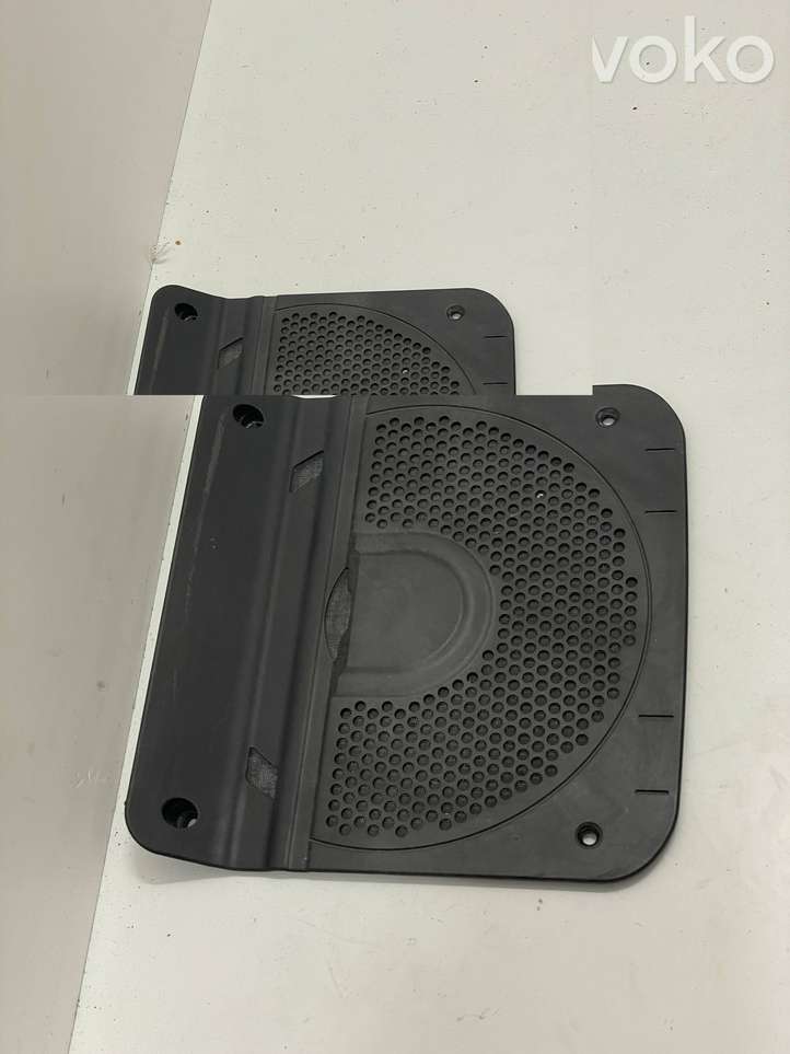 BMW 3 F30 F35 F31 (2012 - 2018)  9290908 Сабвуферная решетка