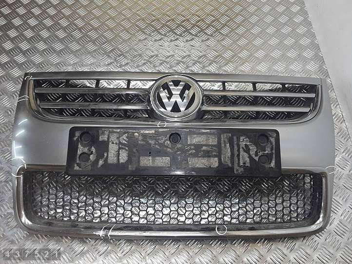 Volkswagen Touareg I (2002 - 2010)  7L6853651 Передняя решётка