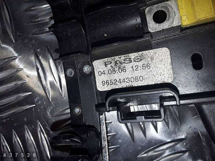 Citroen C6 (2005 - 2012)  9652443080 Узел подключения плюсовых проводов