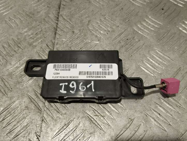 Dodge Ram (2008 - )  68144668AB Усилитель антенны