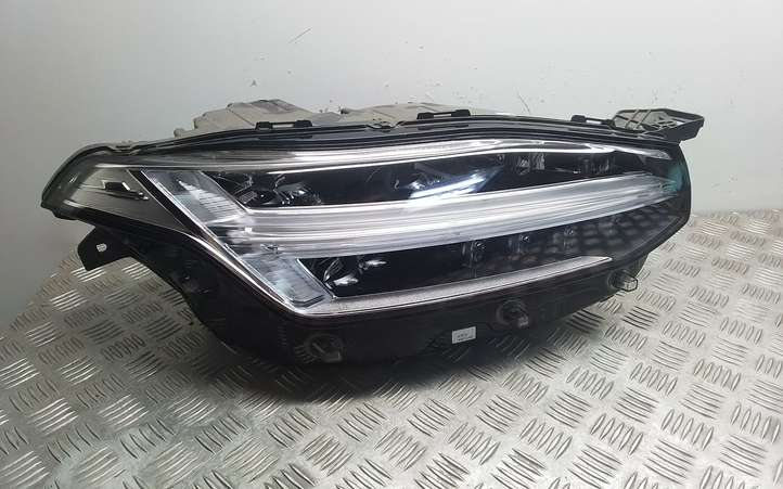 Volvo XC90 (2014 - 2019)  31446688 Передняя фара
