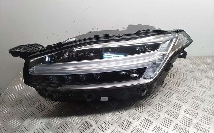 Volvo XC90 (2014 - 2019)  31353153 Передняя фара