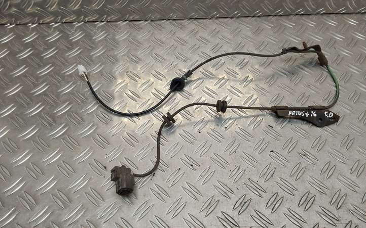 Toyota Prius+ (ZVW40) (2011 - 2018)   Проводка заднего датчика ABS