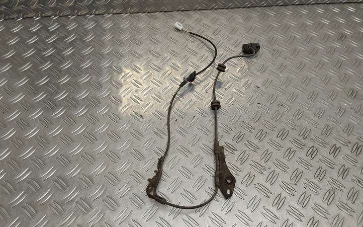 Toyota Prius+ (ZVW40) (2011 - 2018)   Проводка заднего датчика ABS