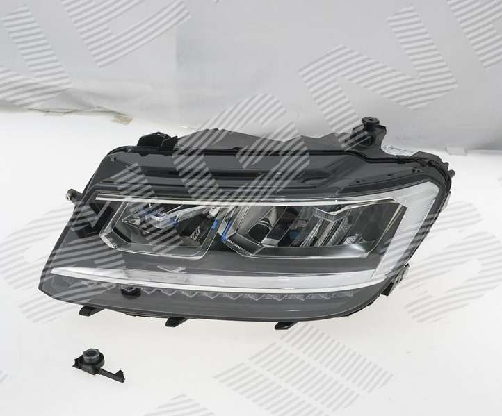 Volkswagen Tiguan (2016 - 2020)  5NB941773B Передняя фара