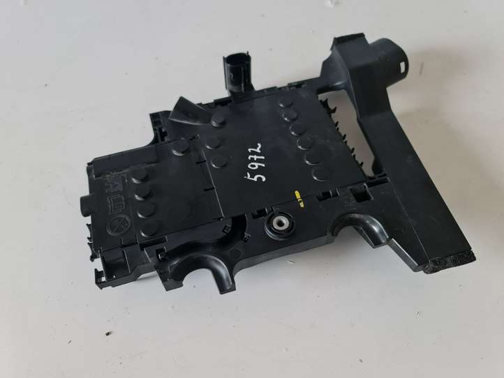 Volvo XC90 (2014 - 2019)  E10555400 Узел подключения плюсовых проводов