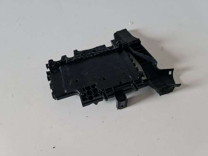 Volvo XC90 (2014 - 2019)  E10555400 Узел подключения плюсовых проводов