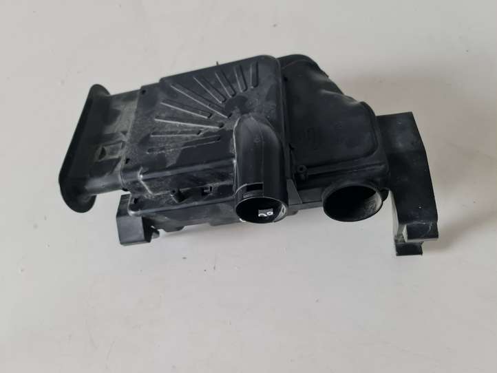 Volvo XC90 (2014 - 2019)  31439651 Другая деталь отсека двигателя