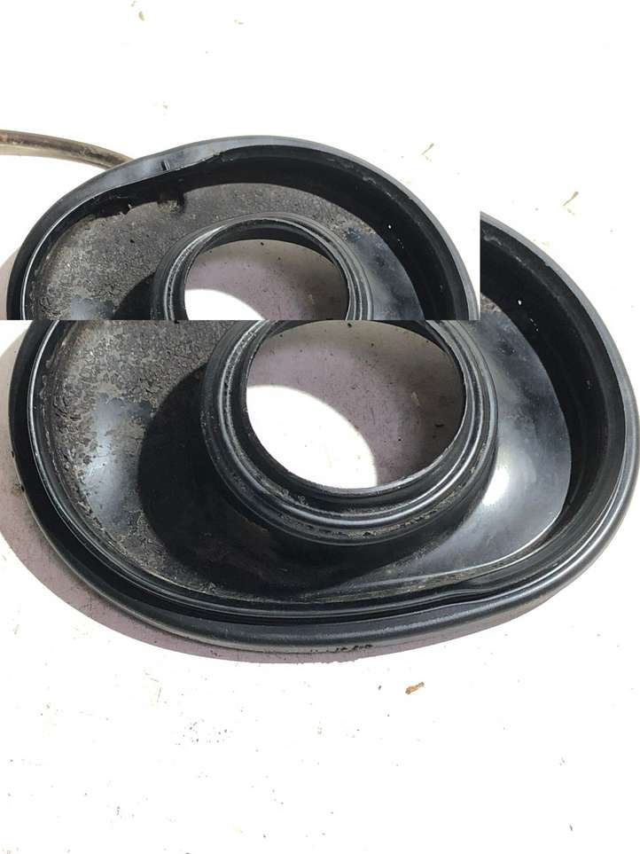 Audi Q5 (2008 - 2012)  8r0809933b Отделка вокруг крышки топливного бака