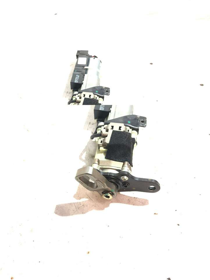 Audi Q5 (2008 - 2012)  4F9959945 Притягиватель задней крышки