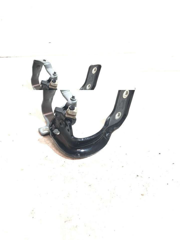 Audi Q5 (2008 - 2012)  8r0827300a Петля (петли) задней крышки